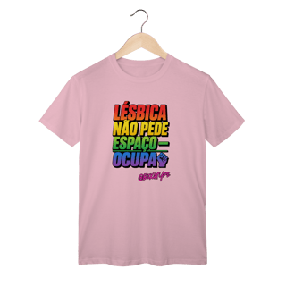 Nome do produto Camiseta Lésbica Não Pede Espaço — Ocupa