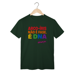 Nome do produto Camiseta Arco-íris não é fase, é DNA