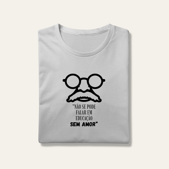 Camiseta Paulo Freire: O Saber que Liberta - Voz Ativa | Algodão 100% (Prime-Premium)