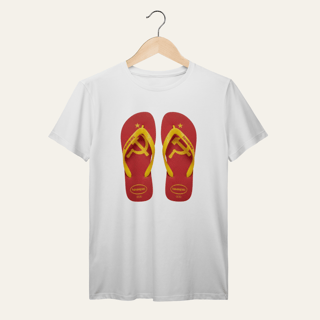 Nome do produto Camiseta Havaianas Foice e Martelo: Sátira Ativa - VOZ ATIVA | Algodão 100% (Prime-Premium)