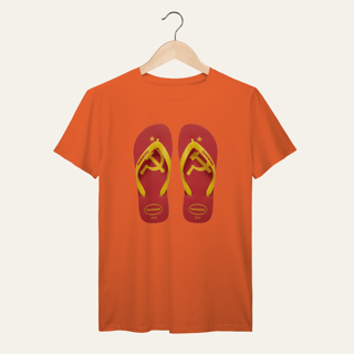 Nome do produto Camiseta Havaianas Foice e Martelo: Sátira Ativa - VOZ ATIVA | Algodão 100% (Prime-Premium)