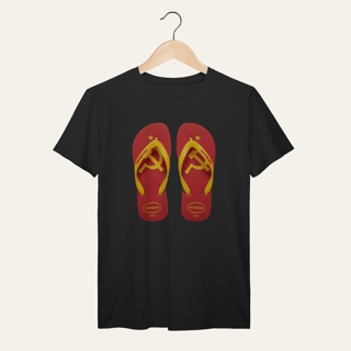 Nome do produto Camiseta Havaianas Foice e Martelo: Sátira Ativa - VOZ ATIVA | Algodão 100% (Prime-Premium)