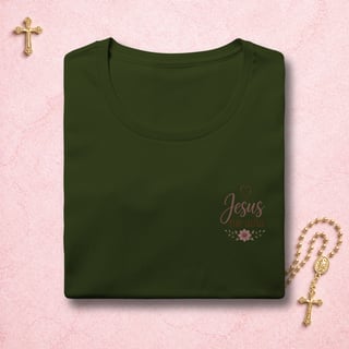 Nome do produto Jesus Me Ama Floral - Feminina Estampa Pequena