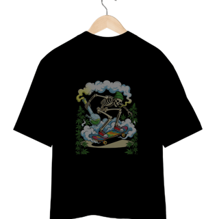 Nome do produto Oversize Rua Verde — Estampa “Skate até o Último Trago”