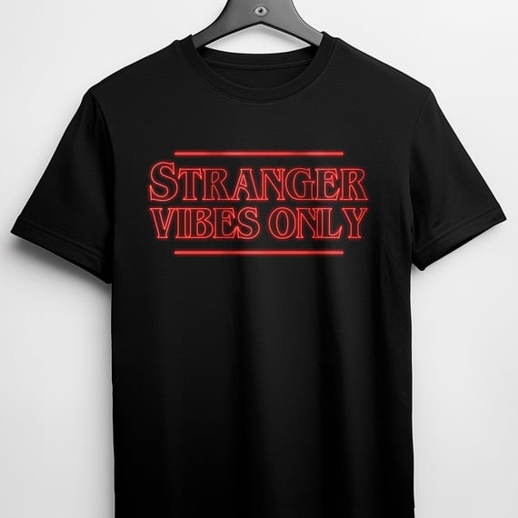 Camiseta - Stranger Vibes Only