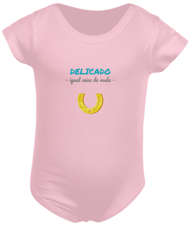 Nome do produto Body Infantil Masculino Estampa Frase - Delicado igual coice de mula