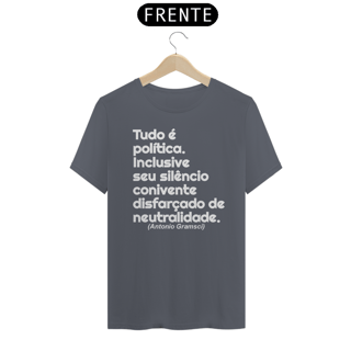 Nome do produto T-shirt Tradicional Tudo é política