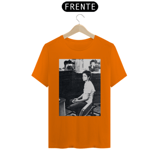 Nome do produto T-shirt Tradiconal Dilma: Coração Valente