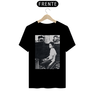 Nome do produto T-shirt Tradiconal Dilma: Coração Valente