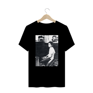 Nome do produto T-shirt Plus Size Dilma: Coração Valente