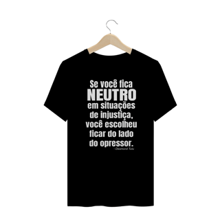 Nome do produto T-shirt Plus Size Desmond Tutu