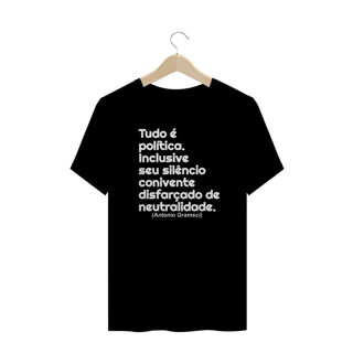 Nome do produto T-shirt Plus Size Tudo é política