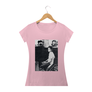 Nome do produto T-shirt Baby Look Dilma: Coração Valente