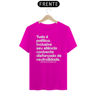 Nome do produto T-shirt Tradicional Tudo é política