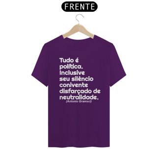 Nome do produto T-shirt Tradicional Tudo é política