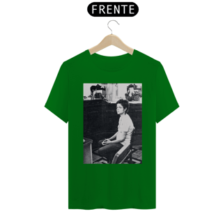 Nome do produto T-shirt Tradiconal Dilma: Coração Valente