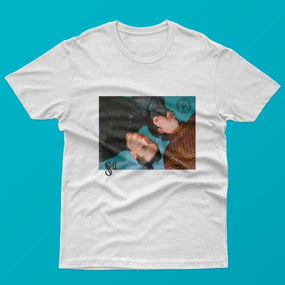 Camiseta Tyler & Josh SAI logo (branca) - Twenty one pilots