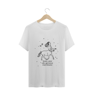 Nome do produto Camiseta Unissex | Sagitário | Quem ama não aprisiona #govegan | P&B