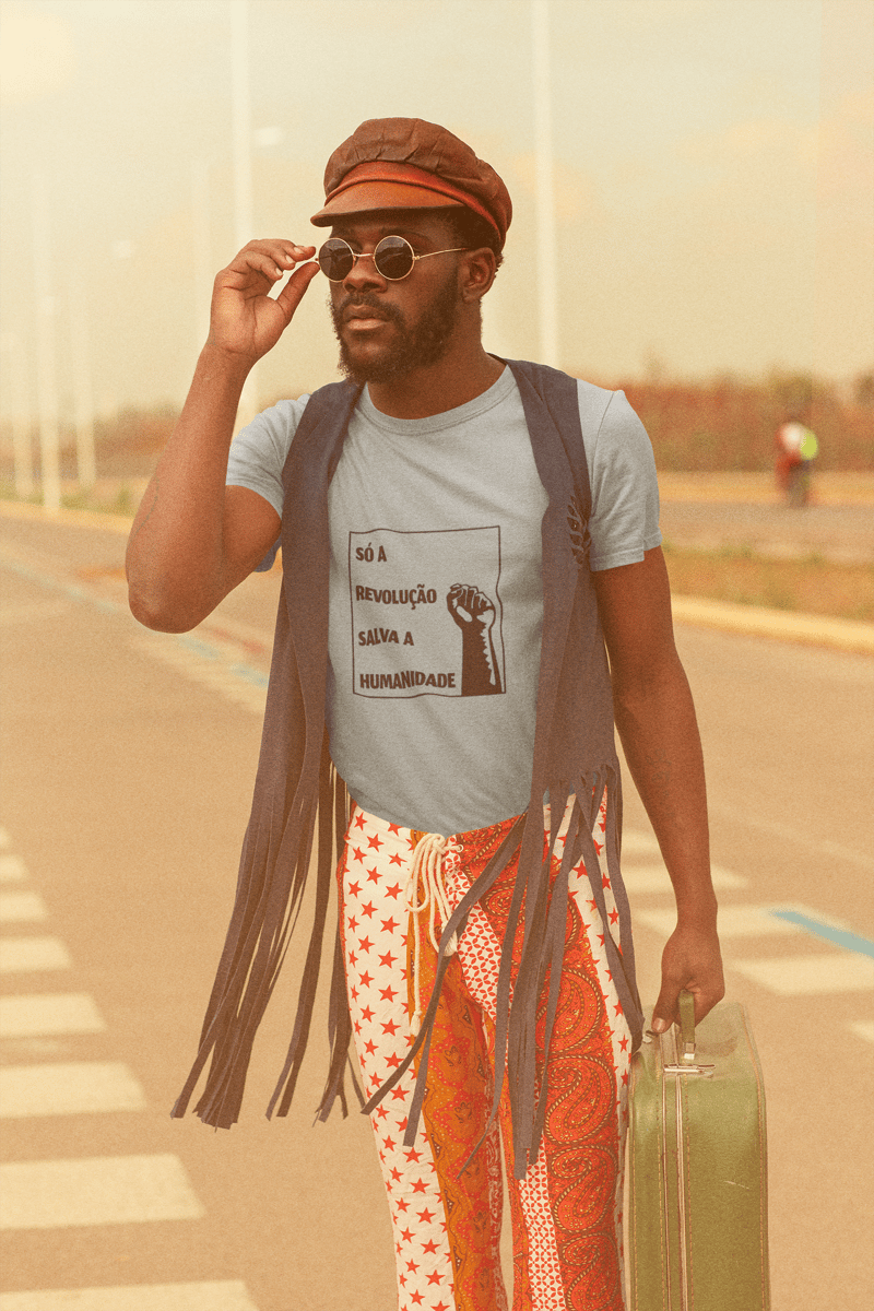 Nome do produto: Só a Revolução Salva a Humanidade