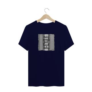Nome do produto Camiseta Plus Graffiti Make people feel loved today