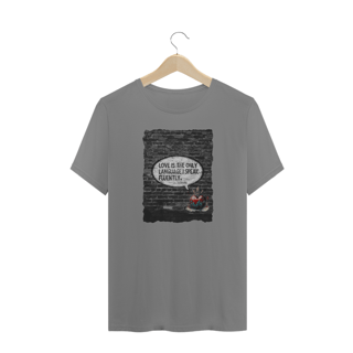 Nome do produto Camiseta Plus Graffiti Love is the only language