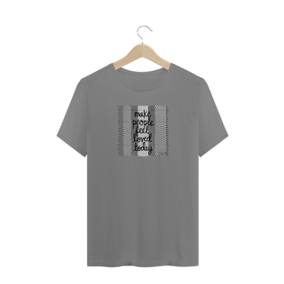 Nome do produto Camiseta Plus Graffiti Make people feel loved today