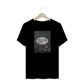 Nome do produto Camiseta Plus Graffiti Love is the only language