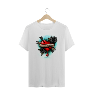 Nome do produto Camiseta Plus Size - Love Dies Young