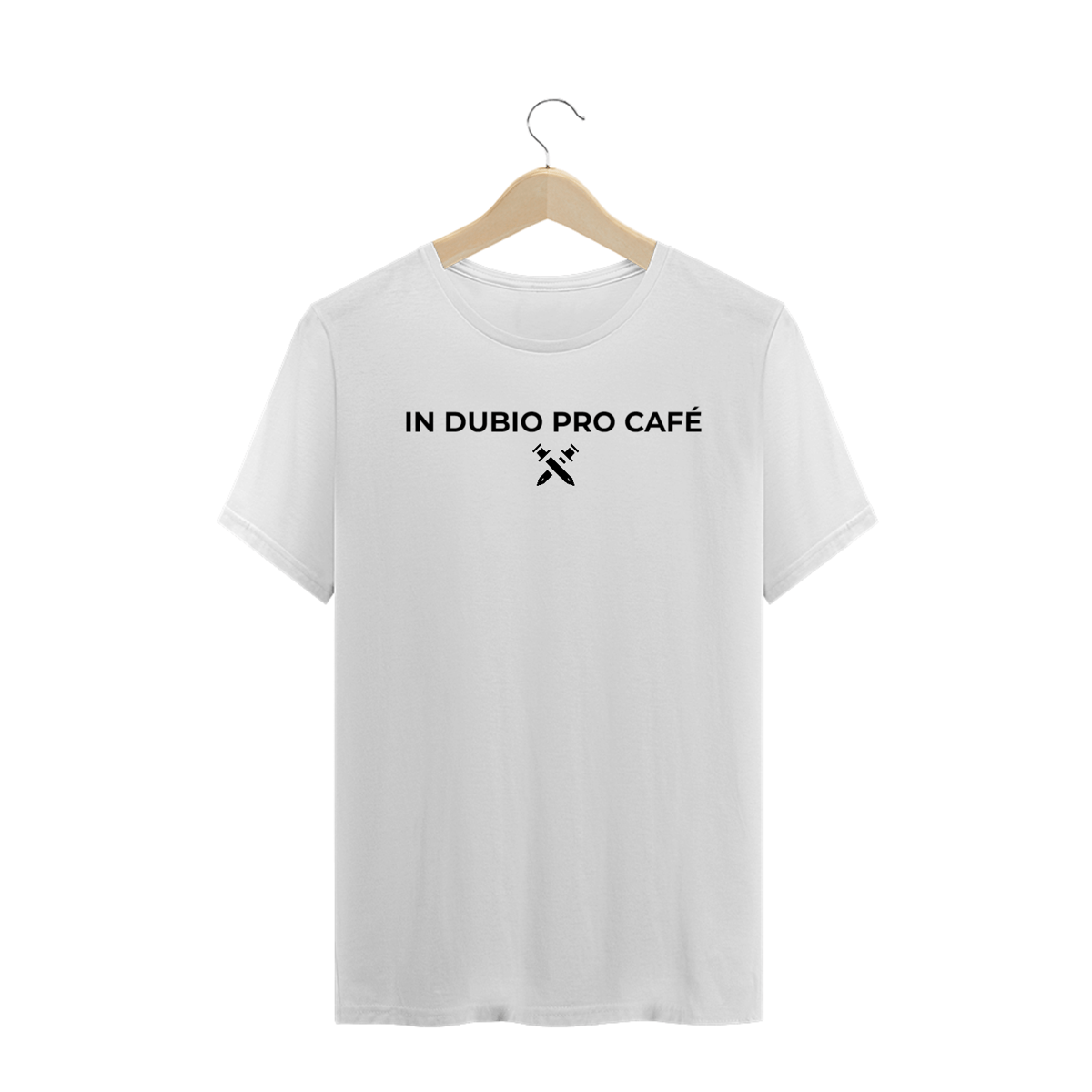 Nome do produto: Camiseta masculina IN DUBIO PRO CAFÉ branca