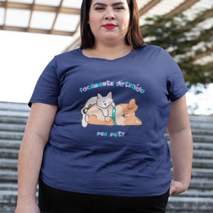 Nome do produtoCamiseta Plus Size Feminina Facilmente Distraída por Pets