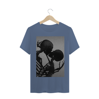 Nome do produto CAMISA COM 2 ESQUELETOS SE BEIJANDO