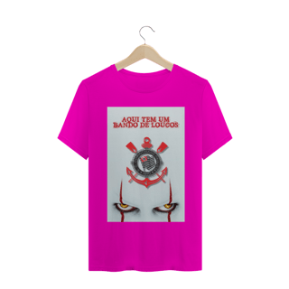 Nome do produto Camiseta Aqui tem um Bando de Loucos