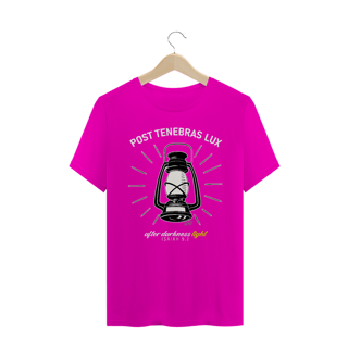Nome do produto Camiseta Post Tenebras Lux (cores escuras)