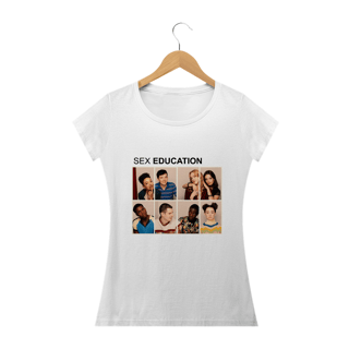 Nome do produto Baby Look Colagem Sex Education - Femin.