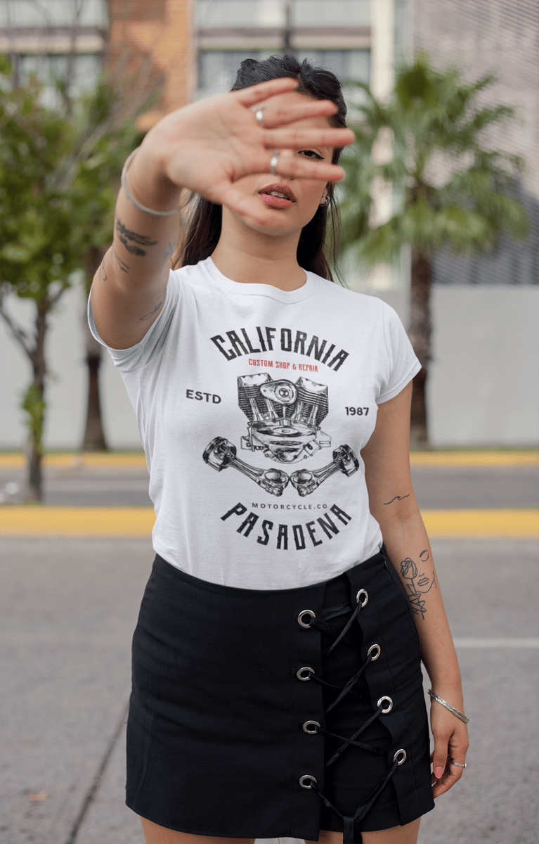 Nome do produto: CAMISETA FEMININA BRANCA BABY LONG COLEÇÃO CALIFORNIA ROAD  CALIFORNIA PASADENA