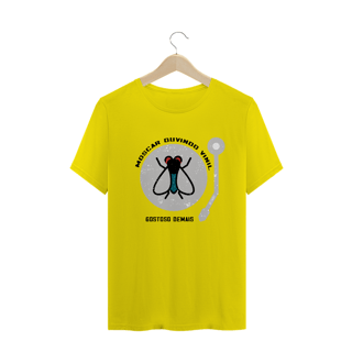 Nome do produto Camiseta 'moscar ouvindo vinil'