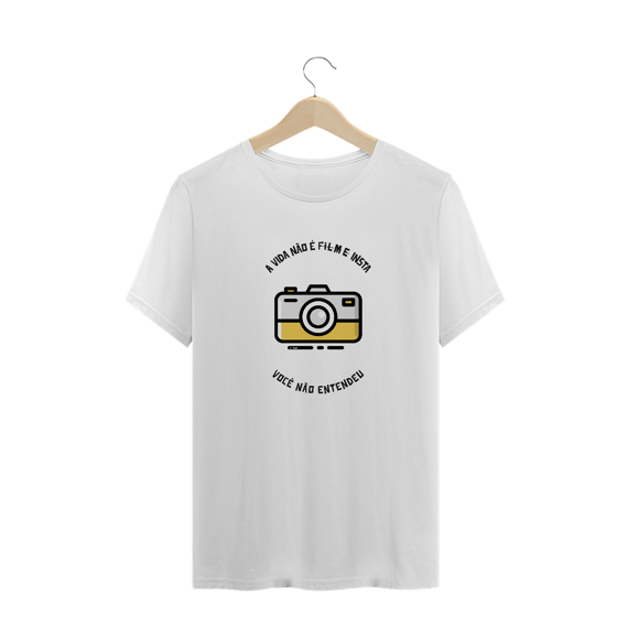 Camiseta plus size 'a vida não é Insta' 
