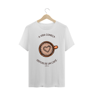 Nome do produto Camiseta Plus Size Café - A vida começa depois de um café