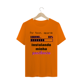 Nome do produto T-shirt Masculina Branca e Colorida (letra rosa) 