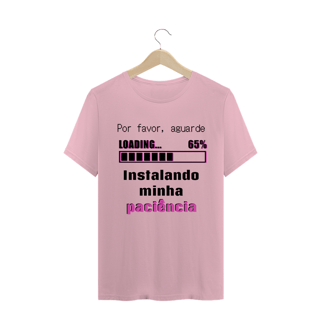 Nome do produto T-shirt Masculina Branca e Colorida (letra rosa) 