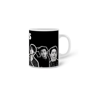 Nome do produto B&W BTS Mug