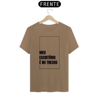 Nome do produto CAMISETA MEU ESCRITÓRIO É NO TRECHO 