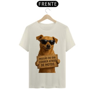 Nome do produtoCaramelo Atitude – “Missão do Dia: Correr Atrás de Motos” | T-Shirt Prime