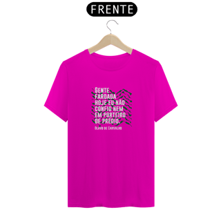 Nome do produto Camiseta - Não confio em gente fardada