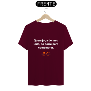 Nome do produto Camiseta - Quem joga do meu lado