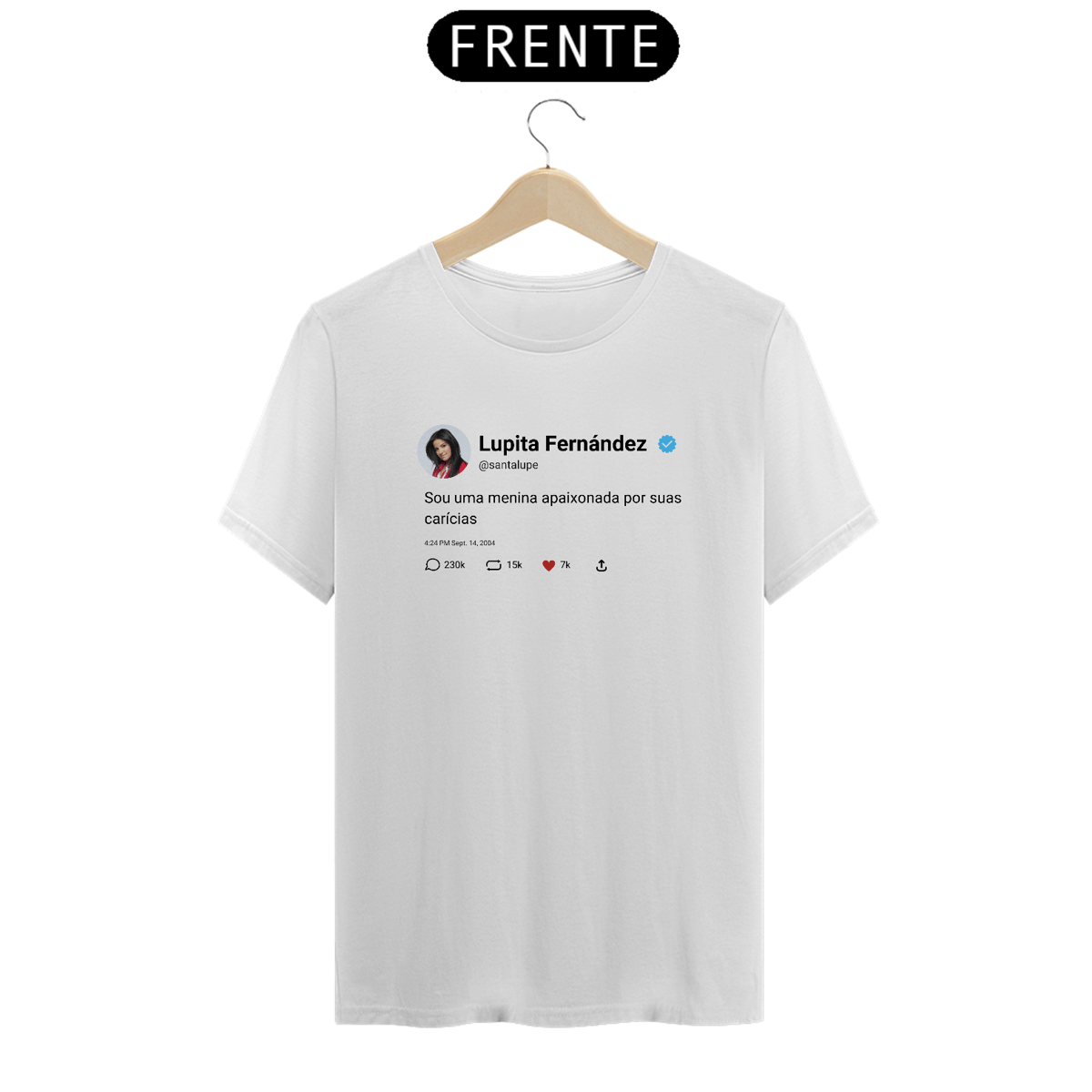 Nome do produto: Camiseta Unissex - RBD Lupita Uma Menina Apaixonada Por Suas Caricias
