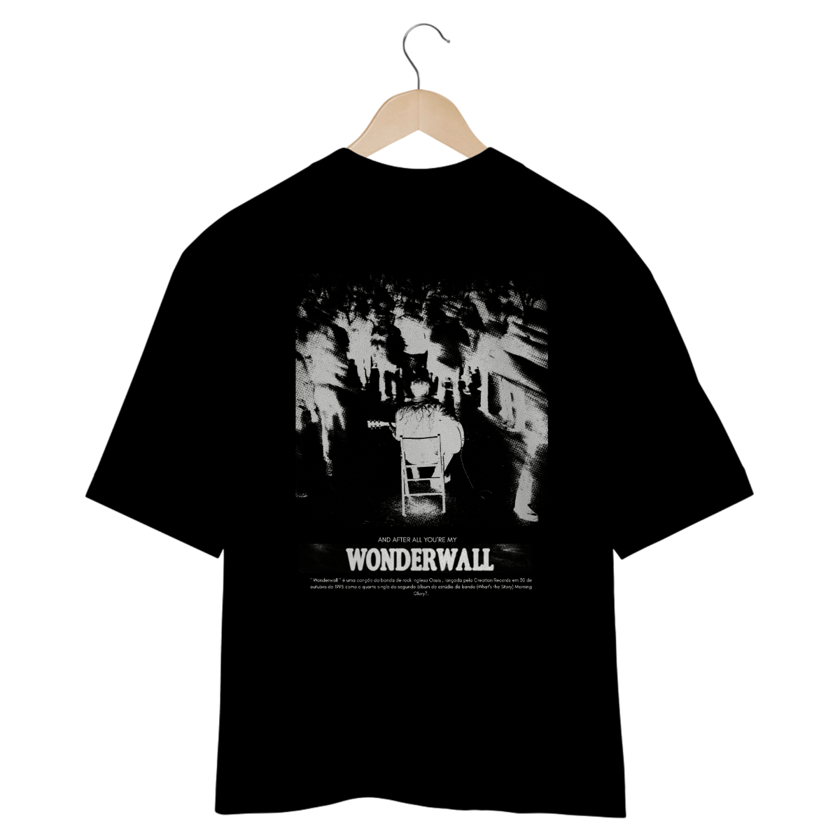 Nome do produto: Camiseta Oversized Oasis Wonderwall (Preta & Vinho, Estampa nas Costas)