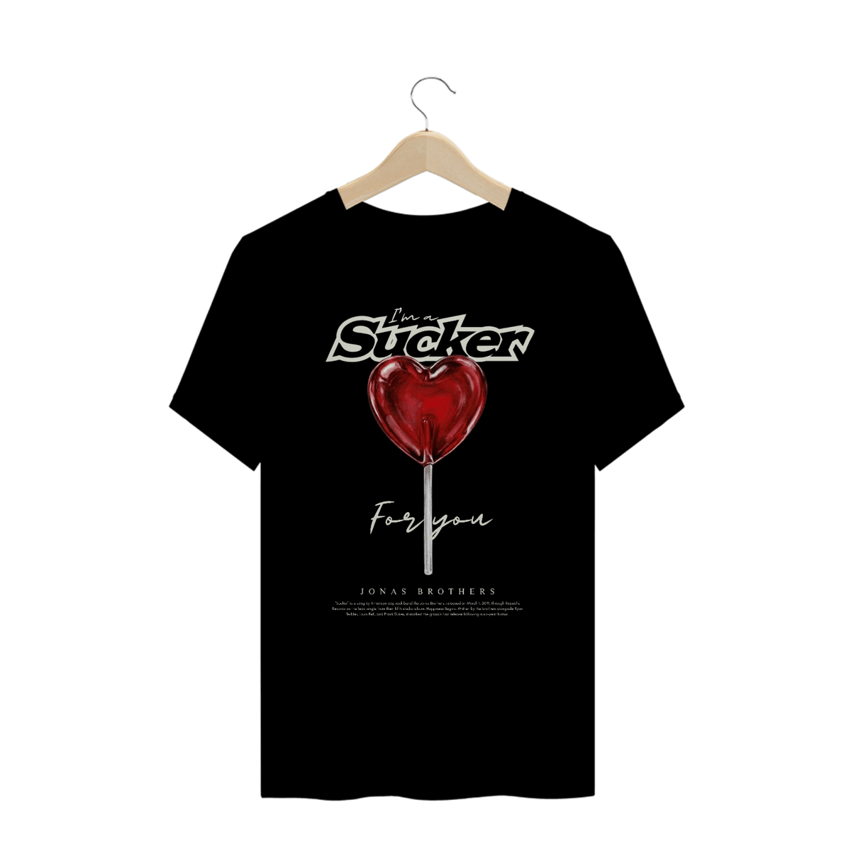 Nome do produto: Camiseta Plus Size Jonas Brothers Sucker (Preta)