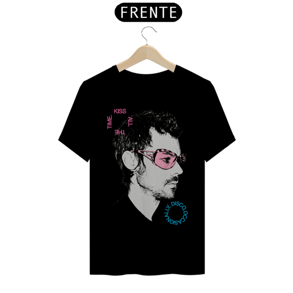 Camiseta Harry Styles Kiss All the Time. Disco, Occasionally. (Preta)
