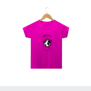 Nome do produto camiseta infantil Minha escola é o mundo todo - Clara